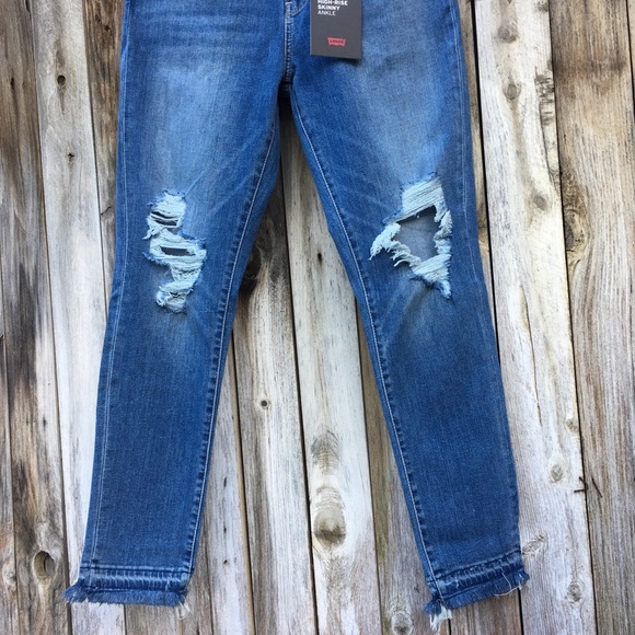 NWT Levi’s 721 High Rise Distressed Skinny Jean - Picture 5 of 8